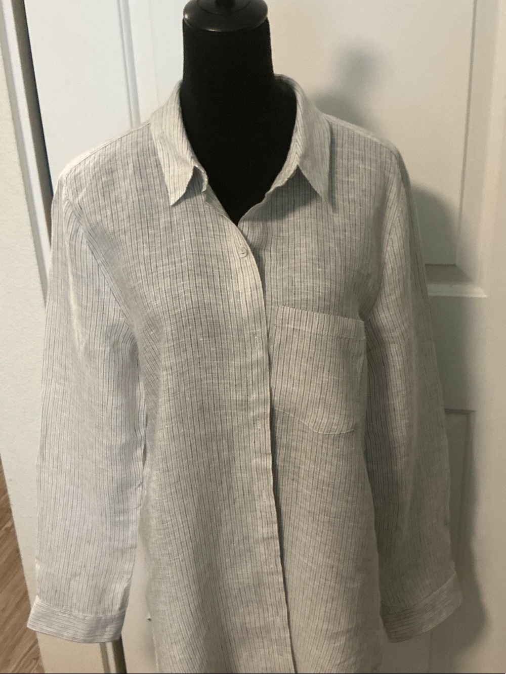 Eileen Fisher Light Gray Black Pin Striped Button-Down Linen Shirt M